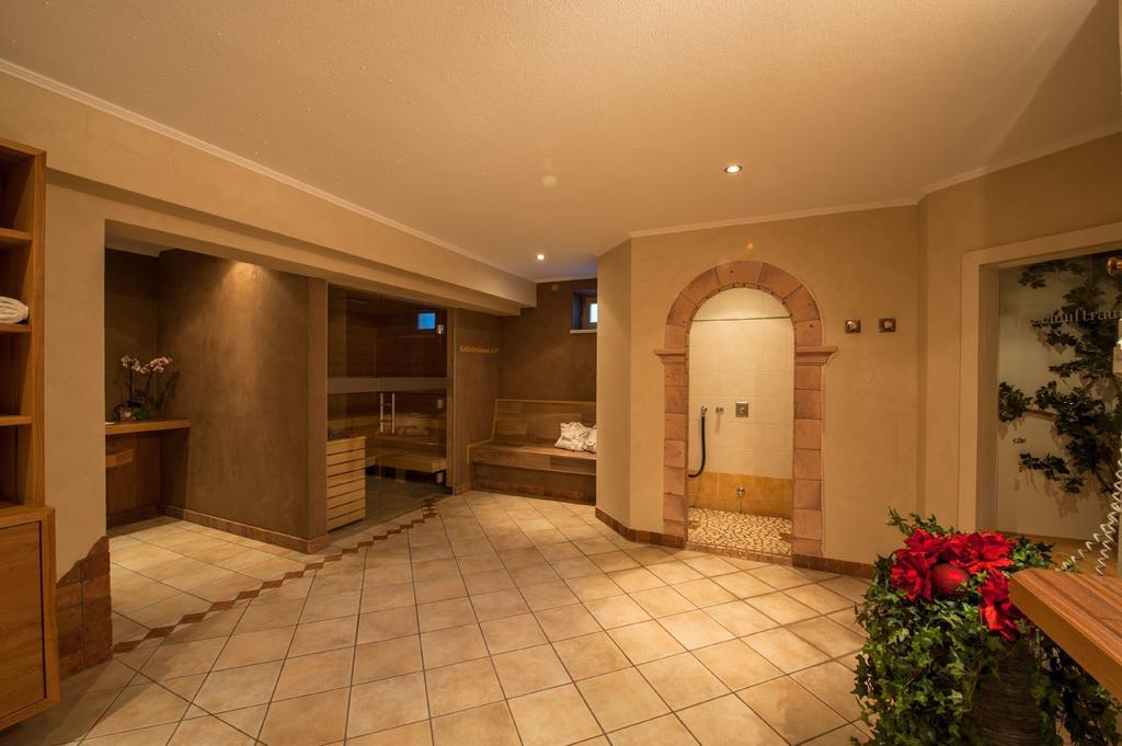 Rustika - Appartements & Spa Ehrwald Eksteriør billede