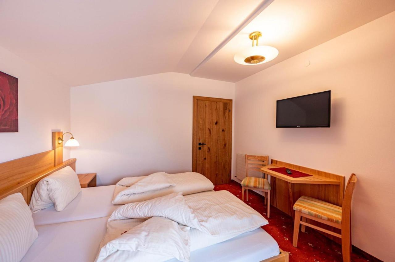 Rustika - Appartements & Spa Ehrwald Eksteriør billede