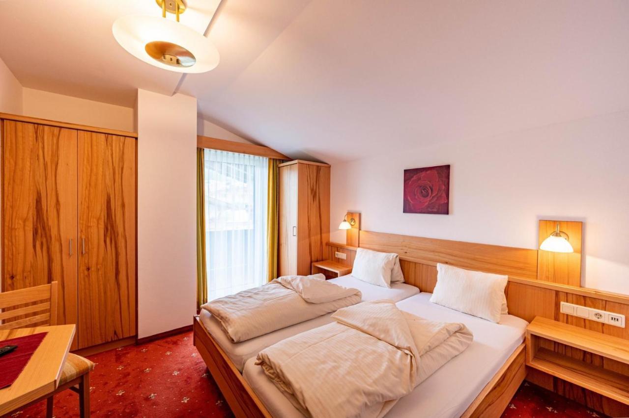 Rustika - Appartements & Spa Ehrwald Eksteriør billede