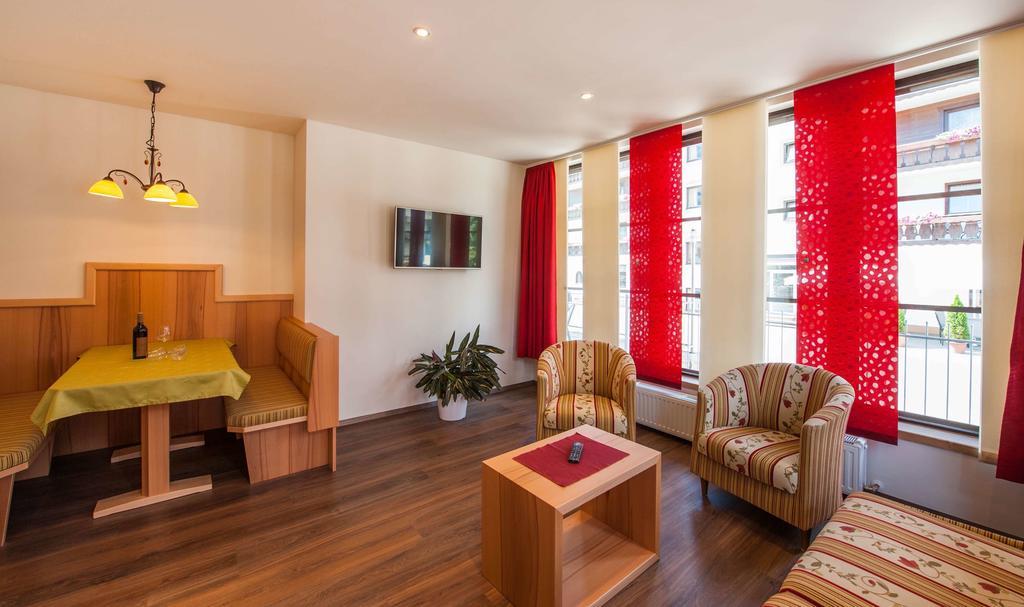 Rustika - Appartements & Spa Ehrwald Eksteriør billede