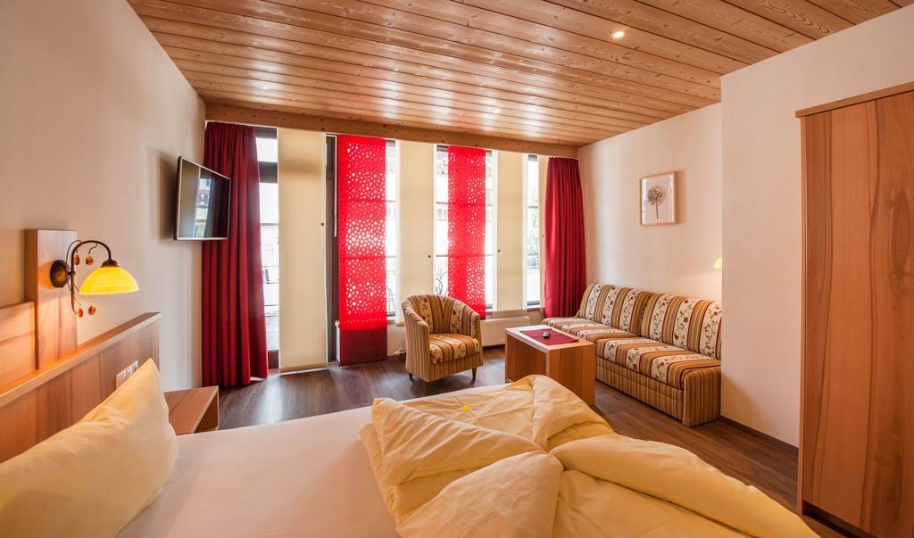 Rustika - Appartements & Spa Ehrwald Eksteriør billede