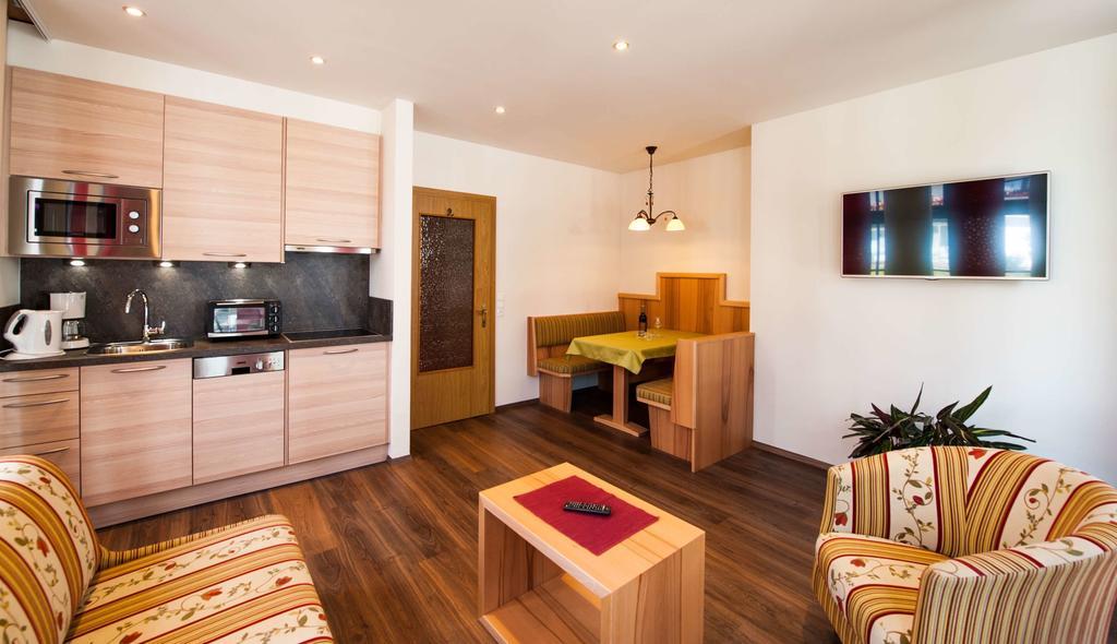 Rustika - Appartements & Spa Ehrwald Eksteriør billede