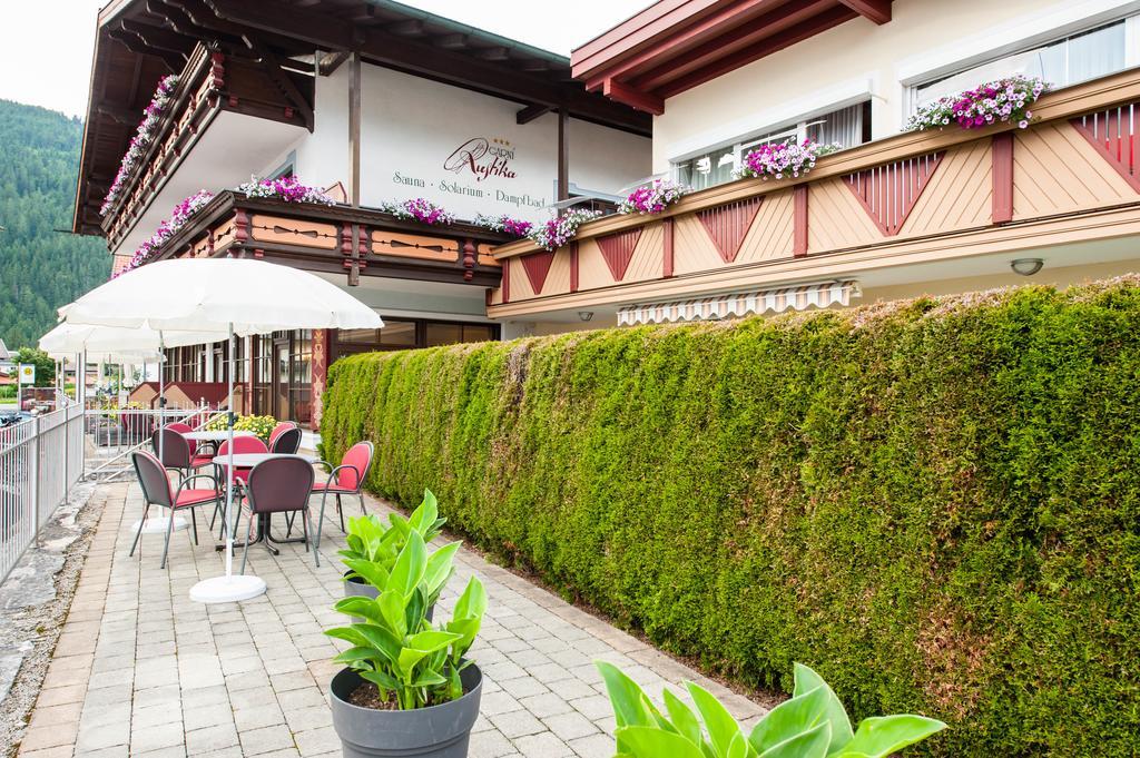 Rustika - Appartements & Spa Ehrwald Eksteriør billede