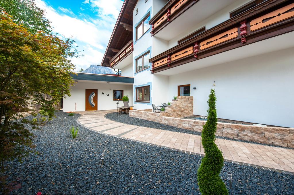 Rustika - Appartements & Spa Ehrwald Eksteriør billede