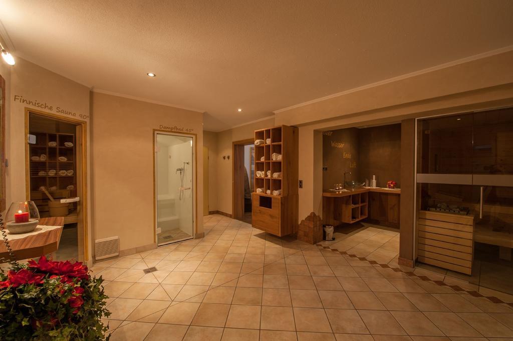 Rustika - Appartements & Spa Ehrwald Eksteriør billede